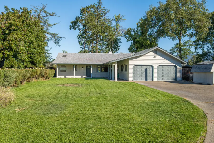 1320 Redwood Circle, Grants Pass, OR 97527 - #3
