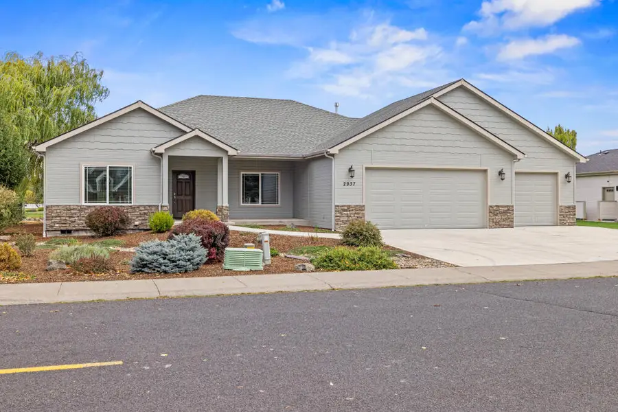2937 Front Street, Klamath Falls, OR 97601 - #2