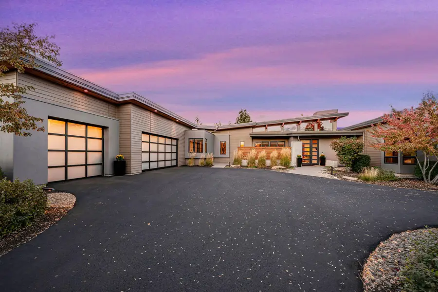 61612 Hosmer Lake Drive, Bend, OR 97702 - #3