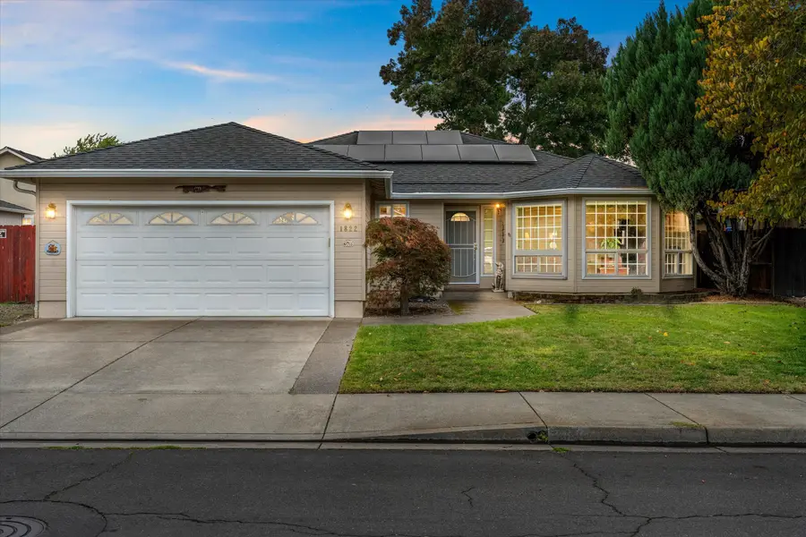 1822 Sarah Way, Medford, OR 97501 - #2