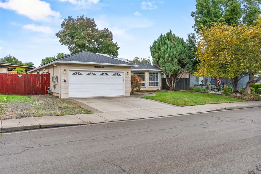 1822 Sarah Way, Medford, OR 97501 - #3