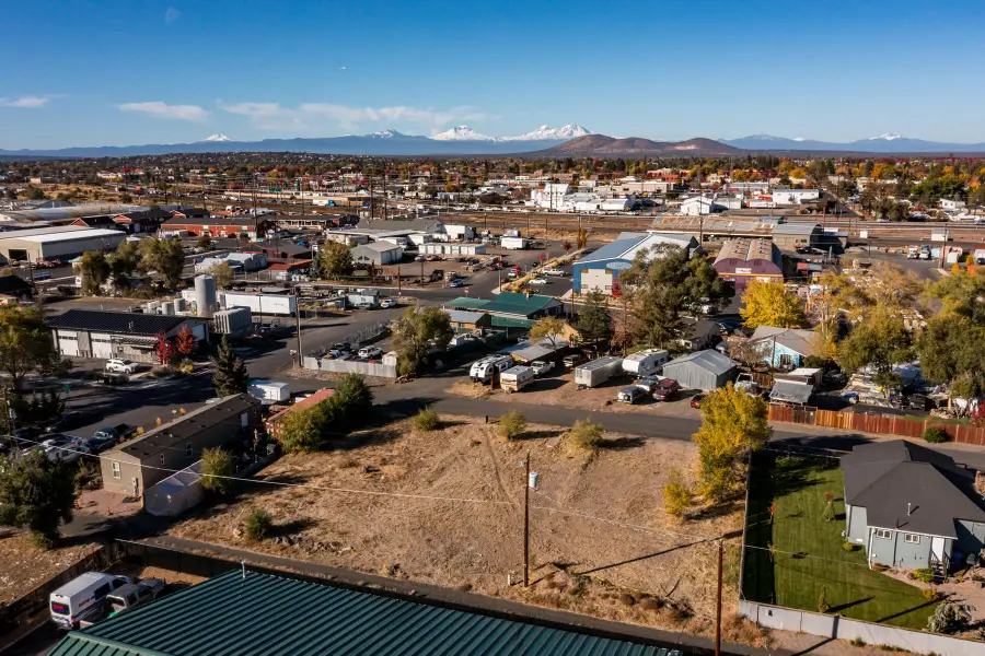 334 SE Warsaw Street, Redmond, OR 97756 - #2
