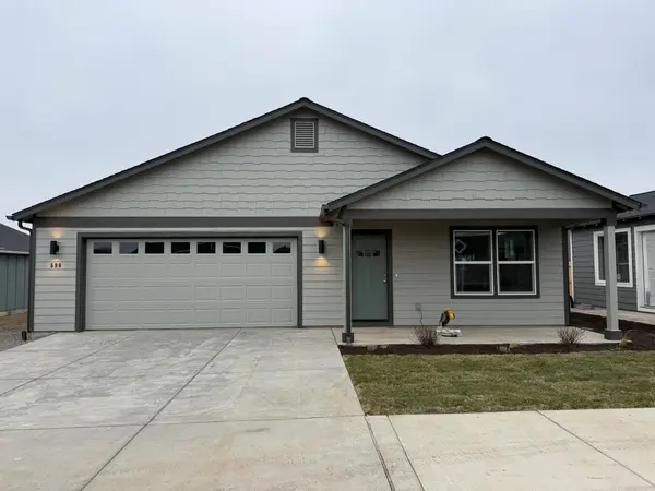 590 NE Arnold Street #183, Madras, OR 97741
