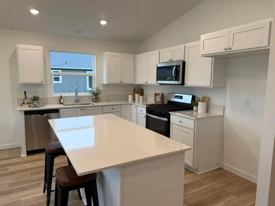 590 NE Arnold Street #183, Madras, OR 97741 - #3