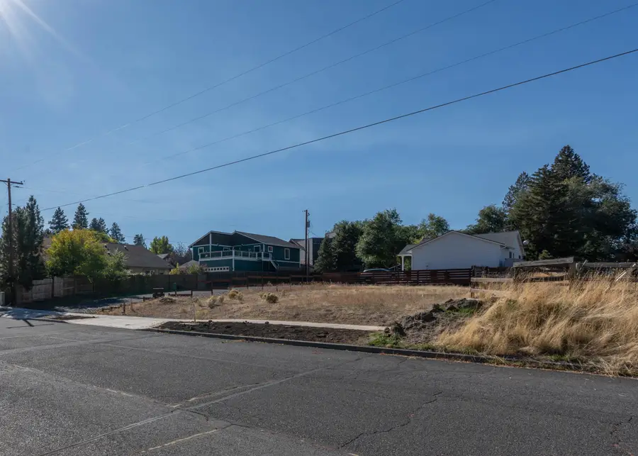 2109 NE 11th Place, Bend, OR 97701 - #2