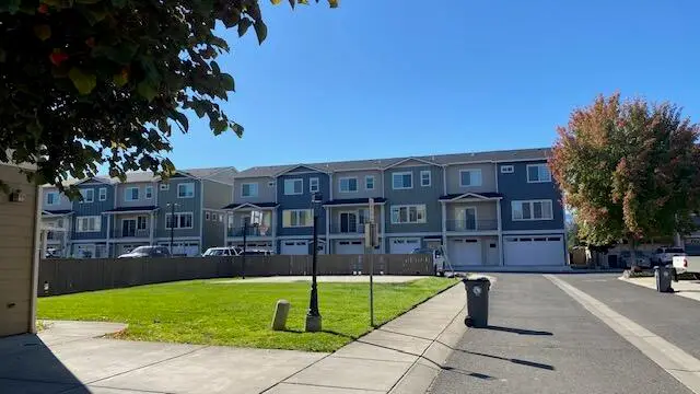341 Englemann Lane, Medford, OR 97501 - #3