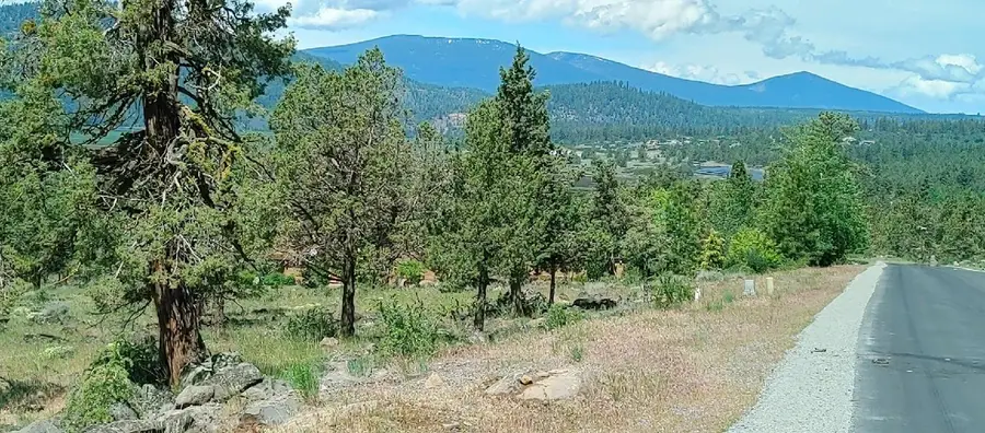 Fox Sparrow Drive #1118, Klamath Falls, OR 97601 - #3