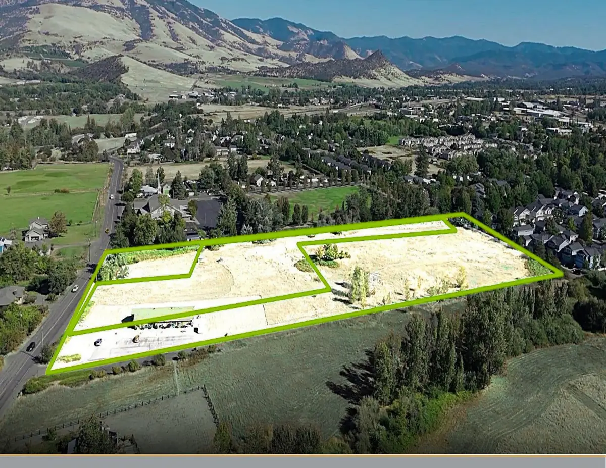 2082 E Main Street, Ashland, OR 97520 - #1