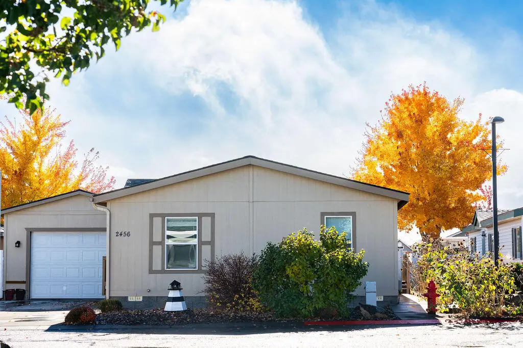 2456 SW Mariposa Loop, Redmond, OR 97756 - #1