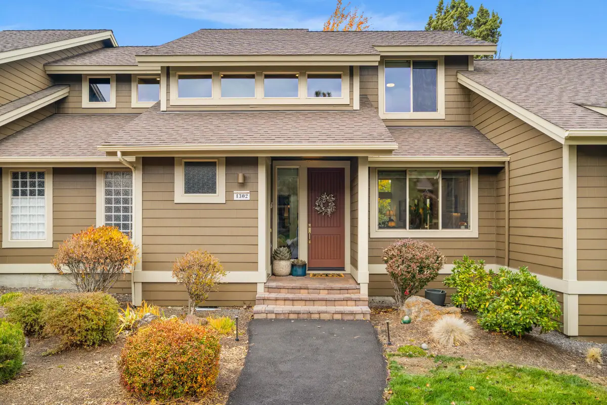 1302 Highland View Loop, Redmond, OR 97756 - #1