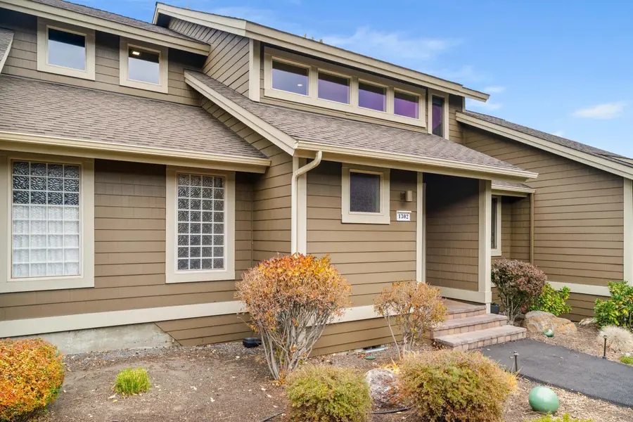 1302 Highland View Loop, Redmond, OR 97756 - #3