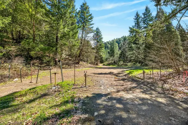 Redwood Highway #1101, O'Brien, OR 97534