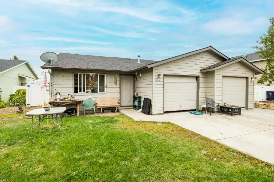 2454 SW Wickiup Court, Redmond, OR 97756 - #3