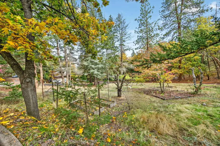 950 Penny Drive, Ashland, OR 97520 - #3