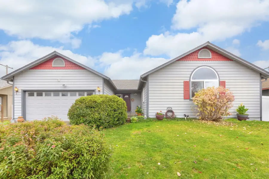 1061 Rainwood Lane, Grants Pass, OR 97527 - #3