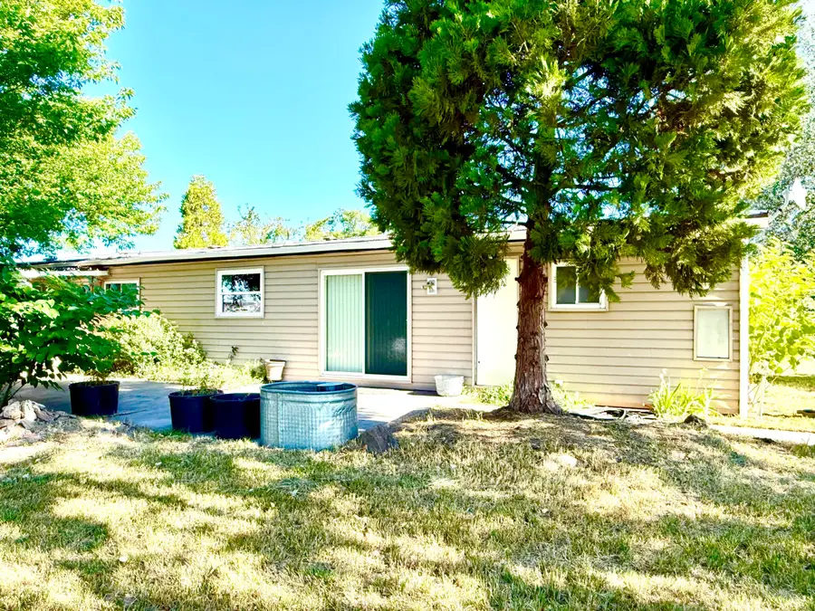 7992 Elliott Road, Klamath Falls, OR 97603 - #2