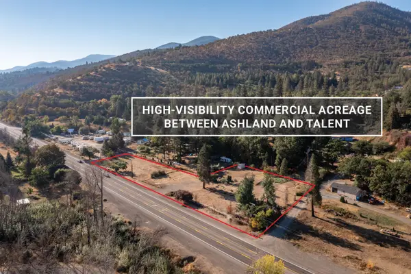 2210 S Pacific Highway, Talent, OR 97540