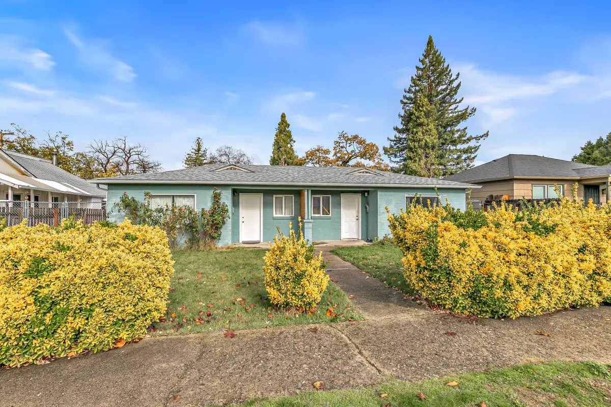 1048 W 13th Street, Medford, OR 97501 - #1