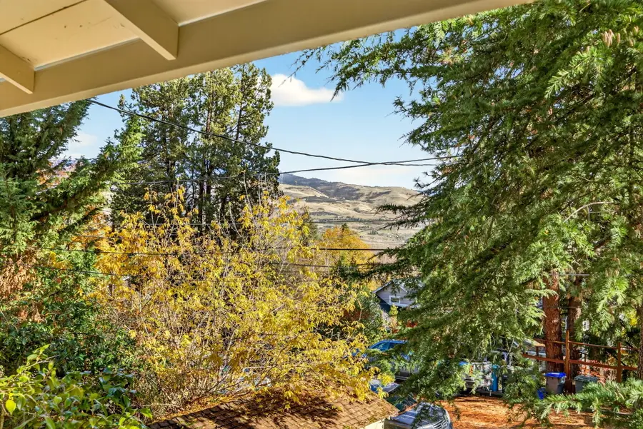 219 Meade Street, Ashland, OR 97520 - #3