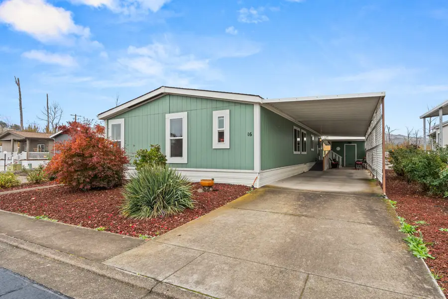 4729 S Pacific Highway #16, Phoenix, OR 97535 - #2