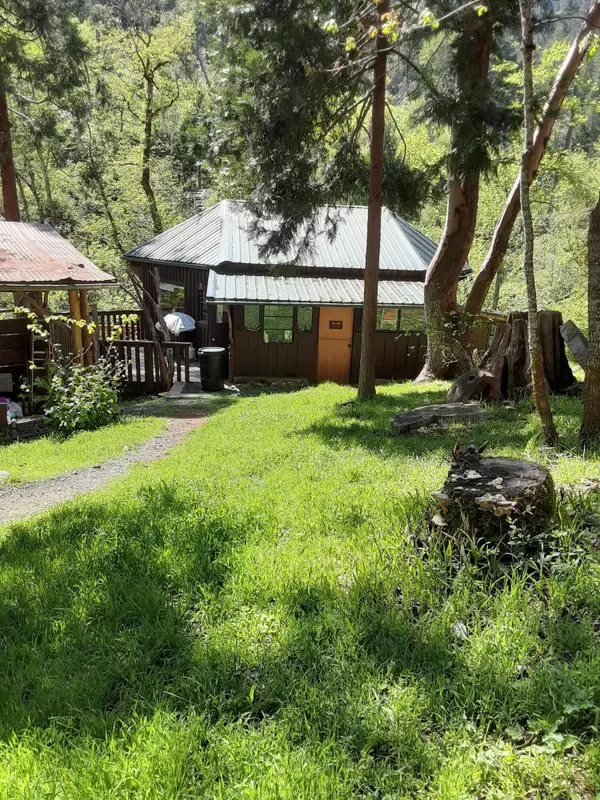 4280 Lower Wolf Creek Road, Wolf Creek, OR 97497