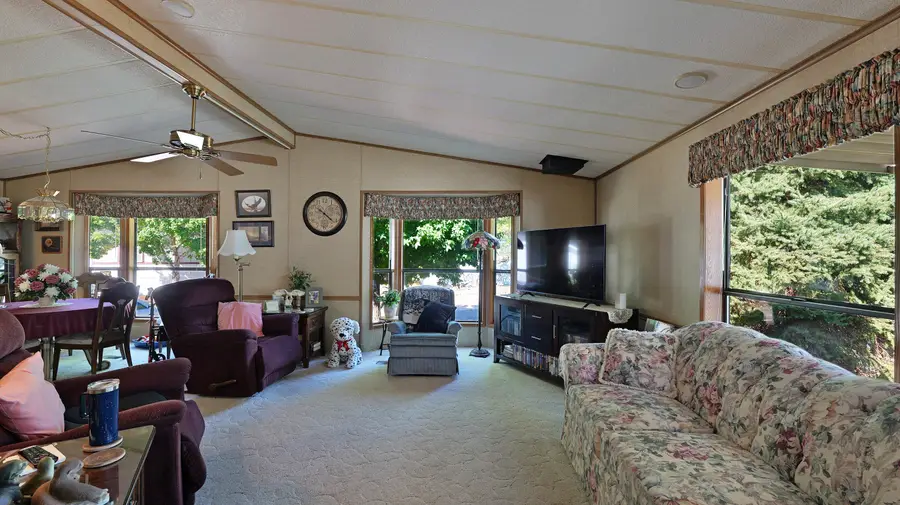 21 Brophy Way #UNIT 17, Shady Cove, OR 97539 - #2