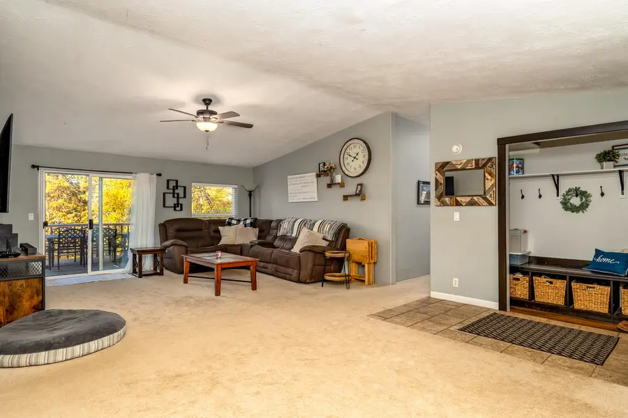 2285 Jasmine Avenue, Medford, OR 97501 - #3