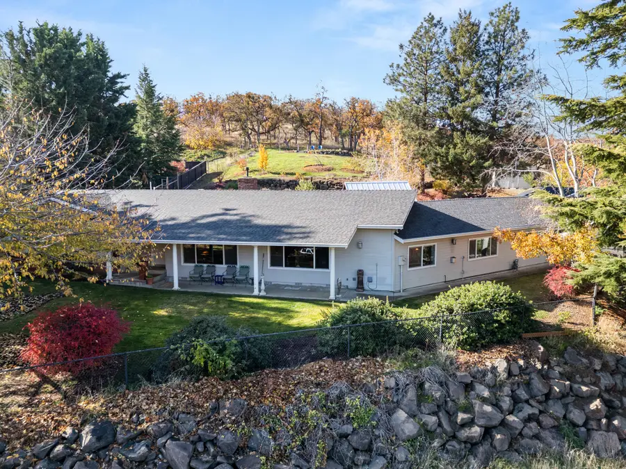 2820 David Lane, Medford, OR 97504 - #2