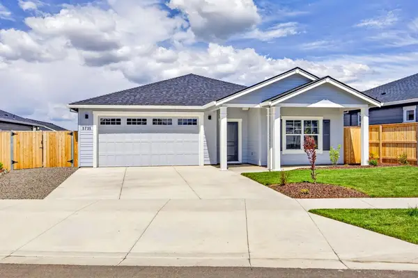 3735 Carlin Drive, Medford, OR 97504