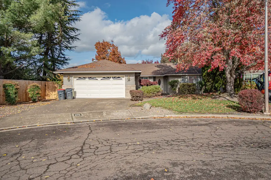 3037 Jenero Court, Medford, OR 97504 - #2