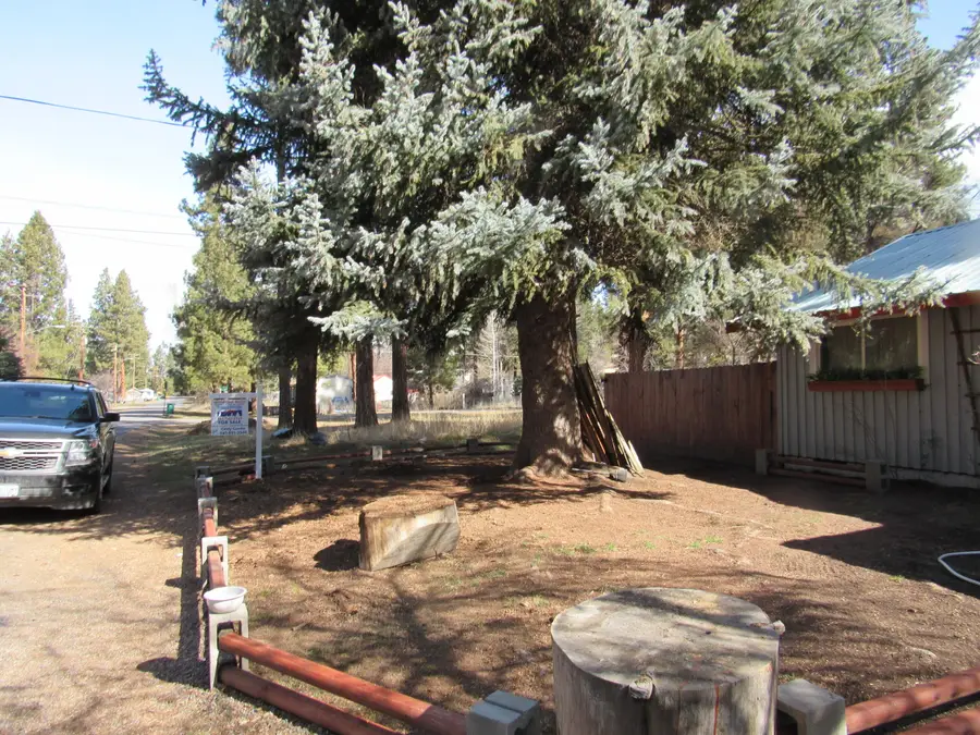 533 S Park Avenue S, Chiloquin, OR 97624 - #2