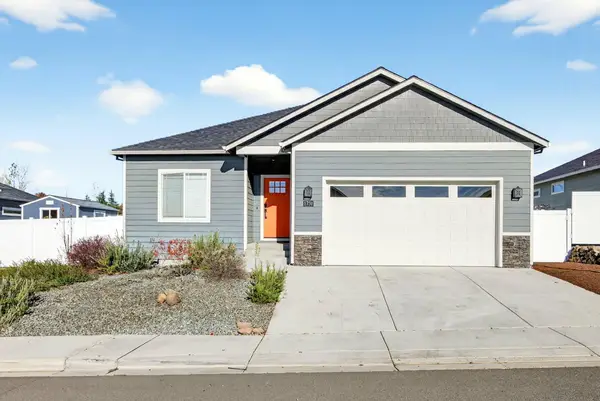 1731 Luxor Lane, Medford, OR 97504