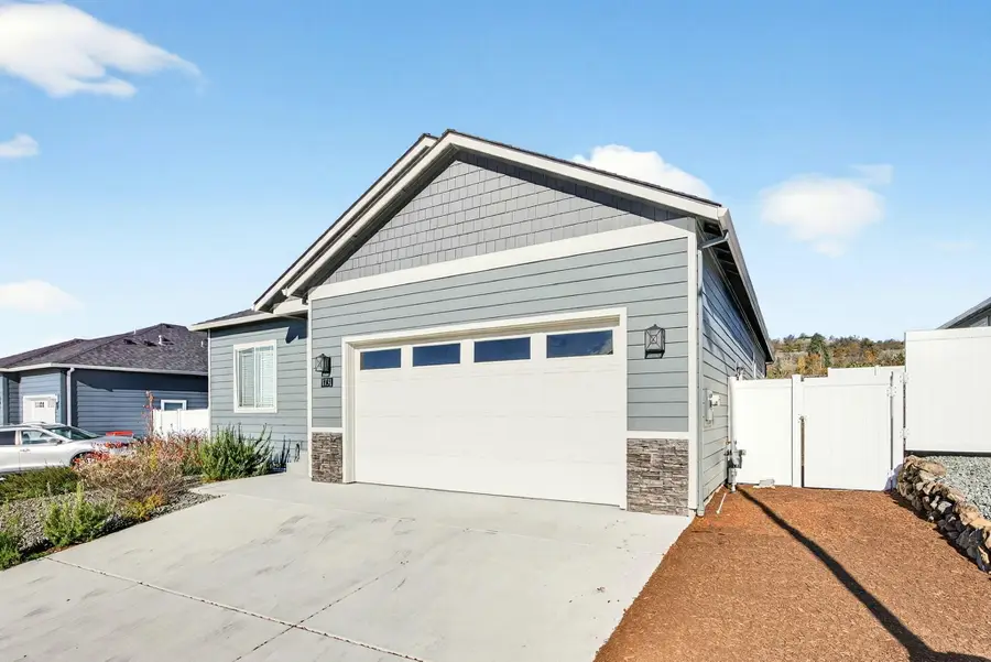 1731 Luxor Lane, Medford, OR 97504 - #3