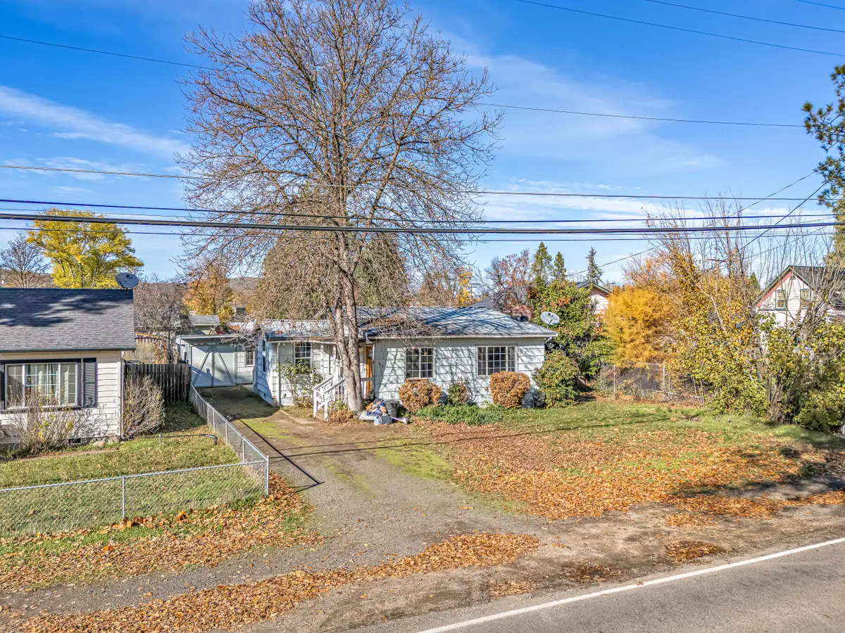 620 S Royal Avenue, Eagle Point, OR 97524 - #1