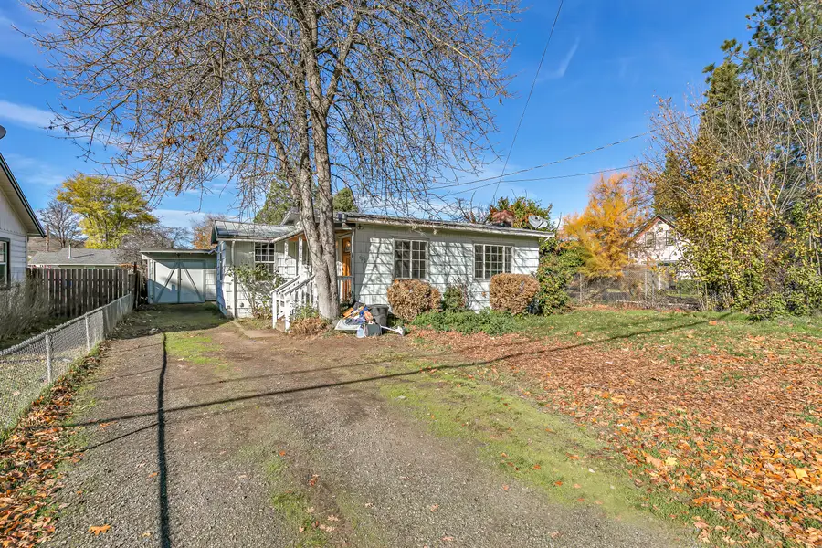 620 S Royal Avenue, Eagle Point, OR 97524 - #2