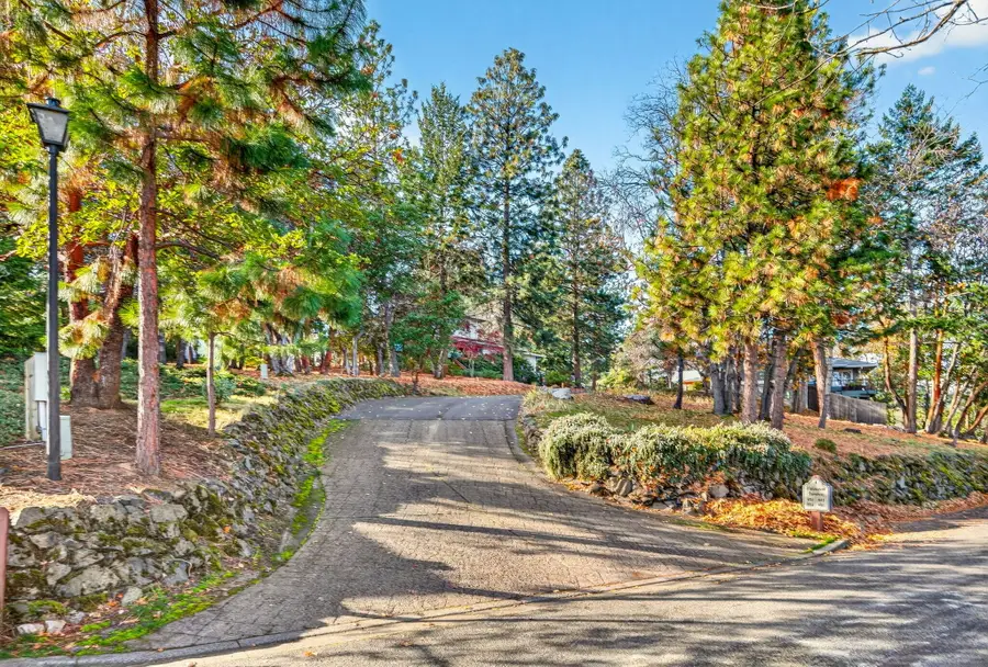 961 Pinecrest Terrace, Ashland, OR 97520 - #3