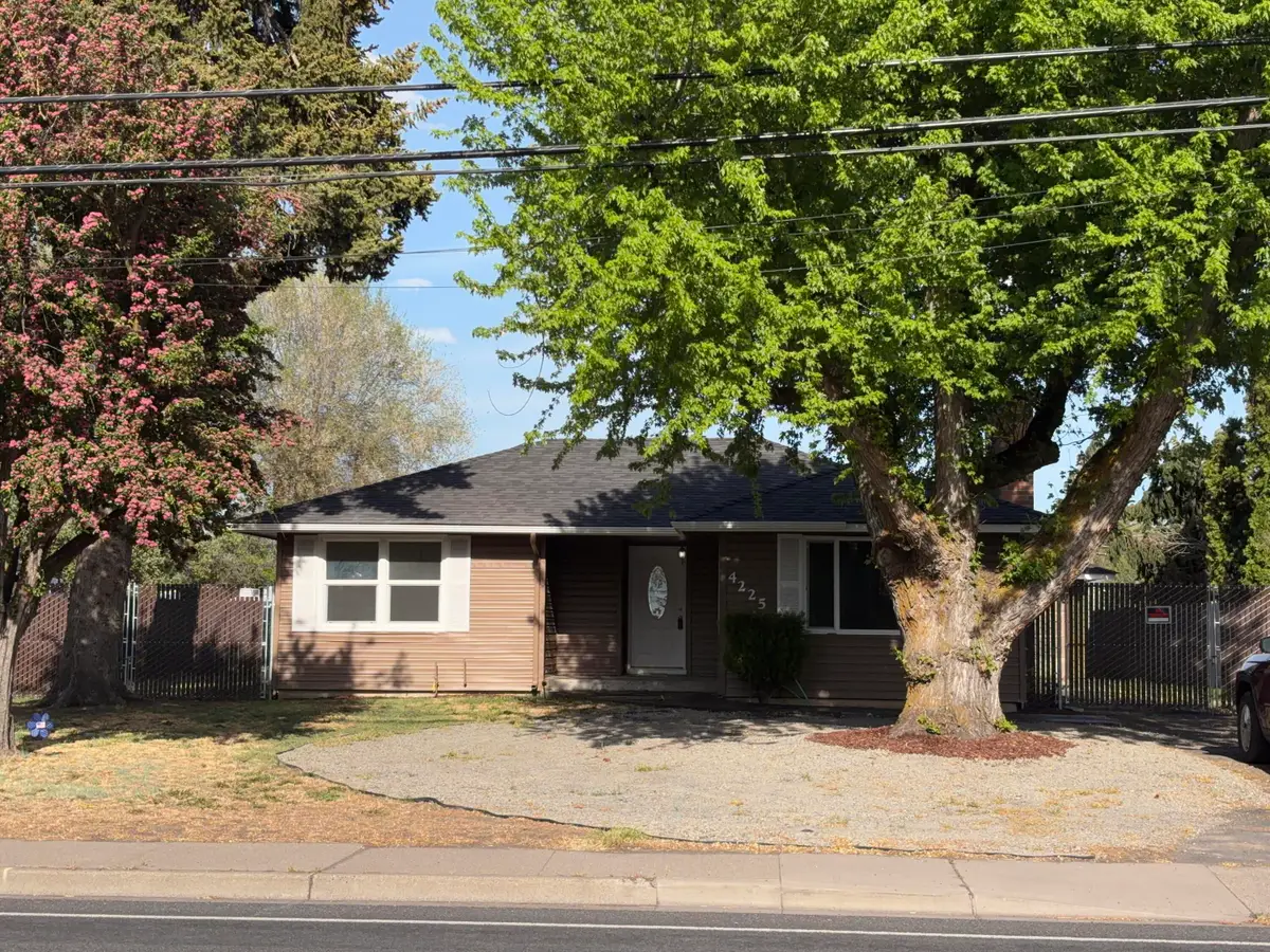 4225 Summers Lane, Klamath Falls, OR 97603 - #1