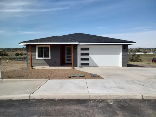 790 SE Cub Ct. Court #1, Madras, OR 97741