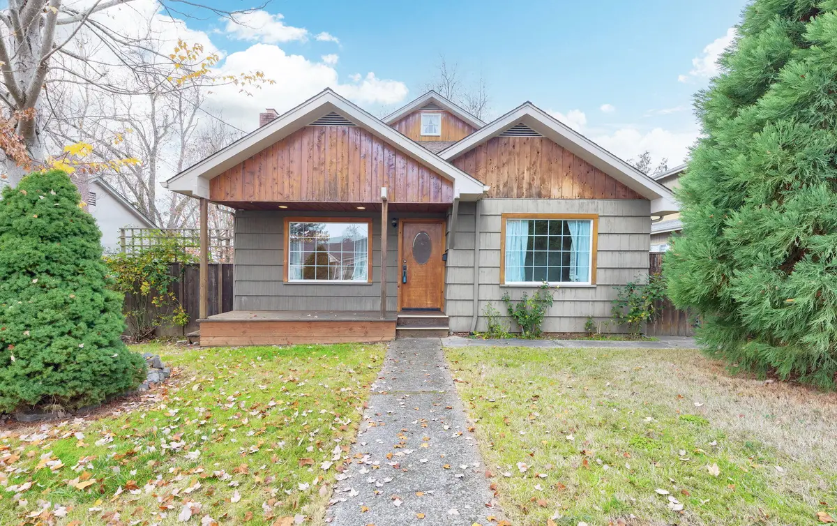418 NE 11th Street, Grants Pass, OR 97526 - #1