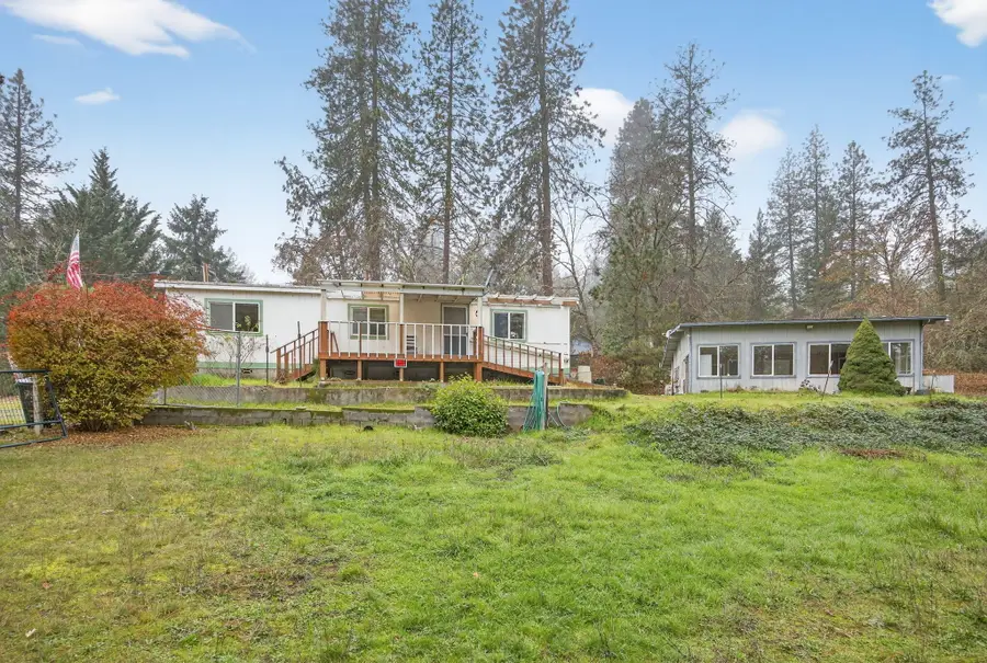 218 Hessar Street, Grants Pass, OR 97527 - #2