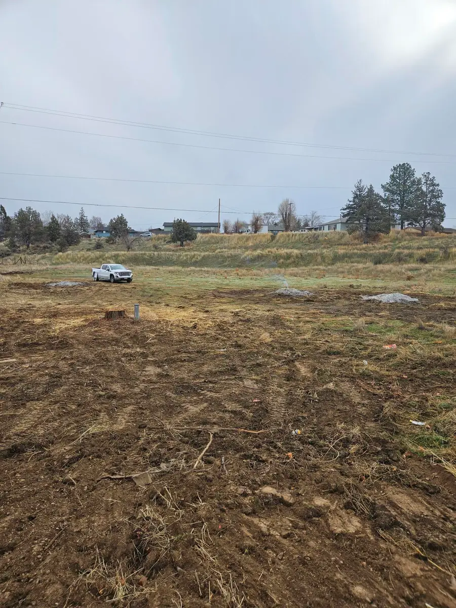 401 NE 6th Street, Madras, OR 97741 - #3