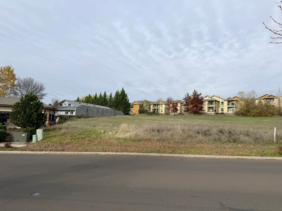 3583 Arrowhead Drive, Medford, OR 97504 - #2