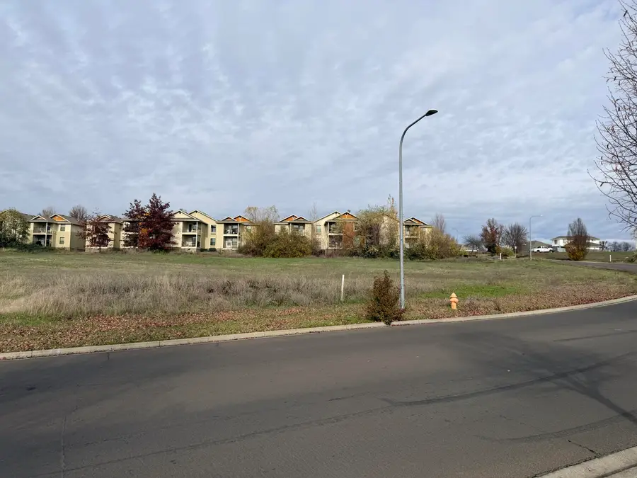 3583 Arrowhead Drive, Medford, OR 97504 - #3