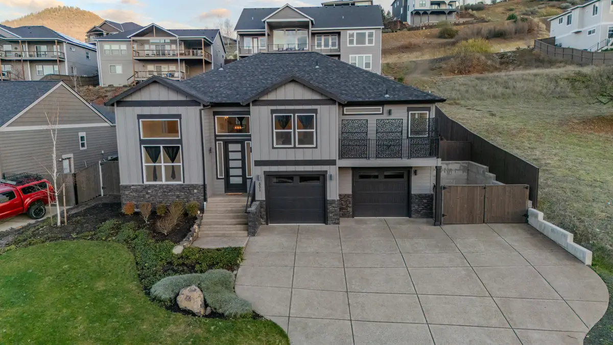 531 W La Strada Circle, Medford, OR 97504 - #1
