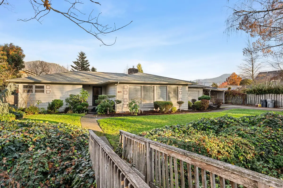 1021 NW Conklin Avenue, Grants Pass, OR 97526 - #1