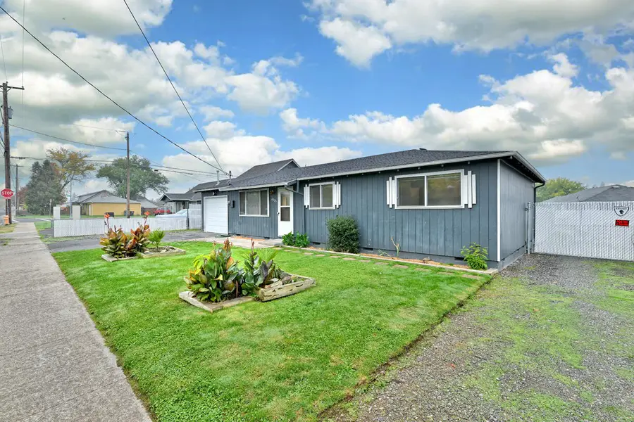 2825 Howard Avenue, Medford, OR 97501 - #2