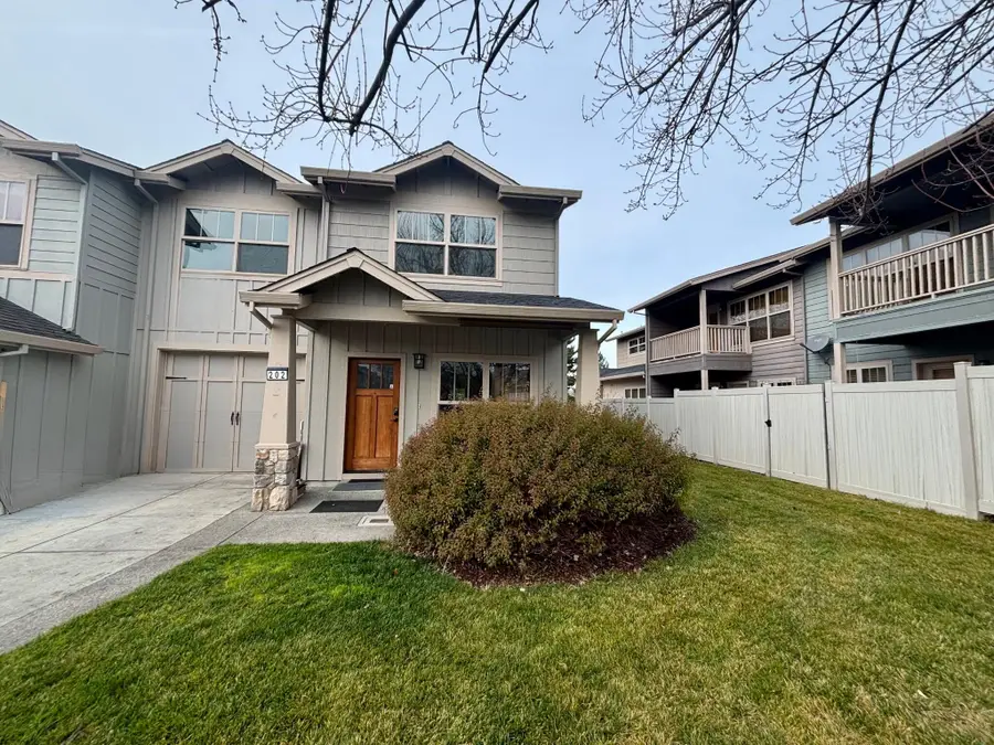 3126 Alameda Street #202, Medford, OR 97504 - #2