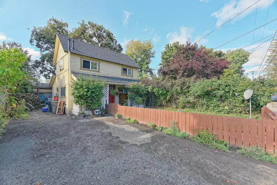 575 SW Sw G Street, Grants Pass, OR 97526 - #2