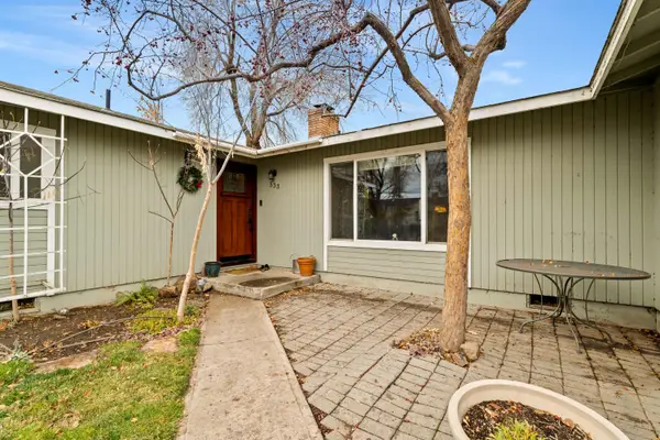 533 NW 7th Street, Redmond, OR 97756