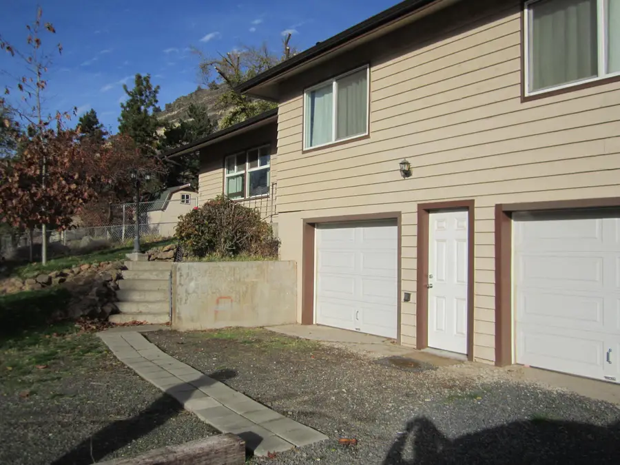5311 Uhrmann Road, Klamath Falls, OR 97601 - #3